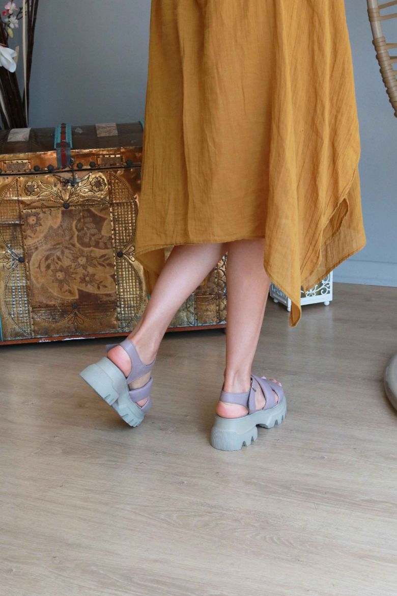 Kemer Detaylı Kalın Taban Hakiki Deri Çift Bantlı Sandalet  VİZON resmi