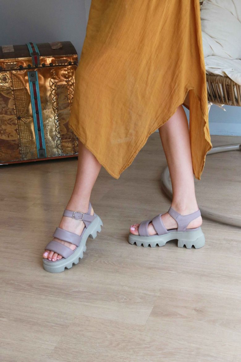 Kemer Detaylı Kalın Taban Hakiki Deri Çift Bantlı Sandalet  VİZON resmi