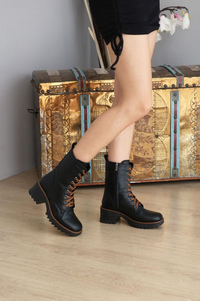 Bağcıklı Kaydırmaz Taban Kadın Bot  SİYAH resmi