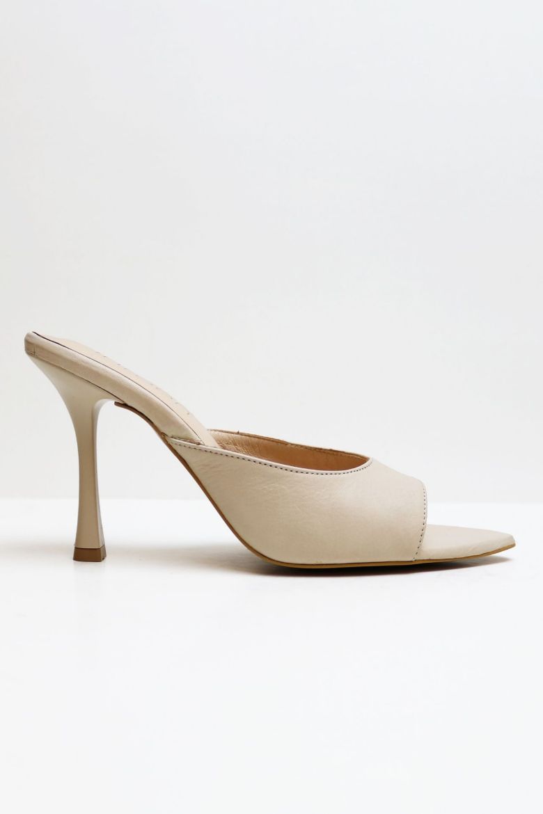 Sivri Burun Hakiki Deri Topuklu Terlik  TEN  resmi