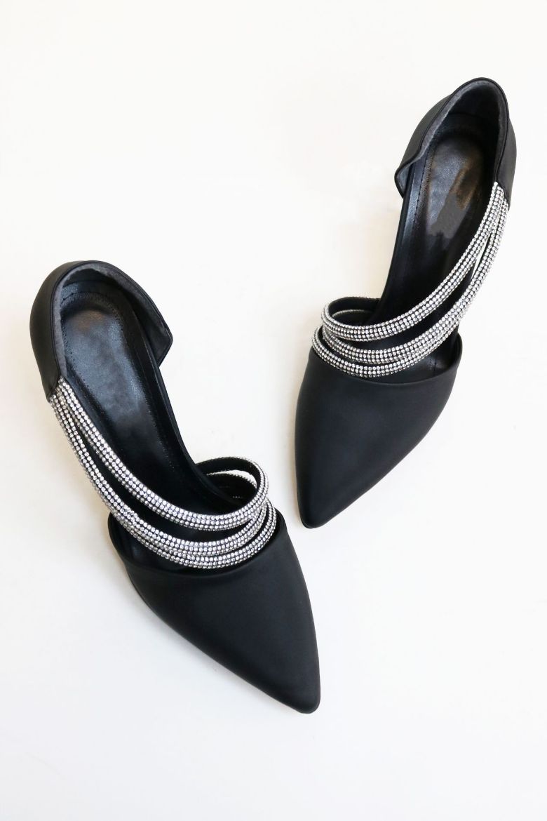 Çapraz Taş Geçişli Sivri Burun Kadeh Topuk Stiletto  SİYAH resmi