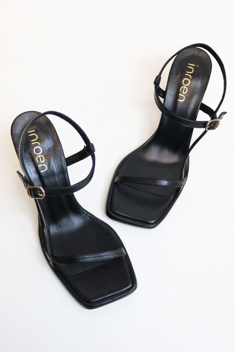 Kemer Detaylı Hakiki Deri Kadeh Topuk Topuklu Ayakkabı  SİYAH resmi