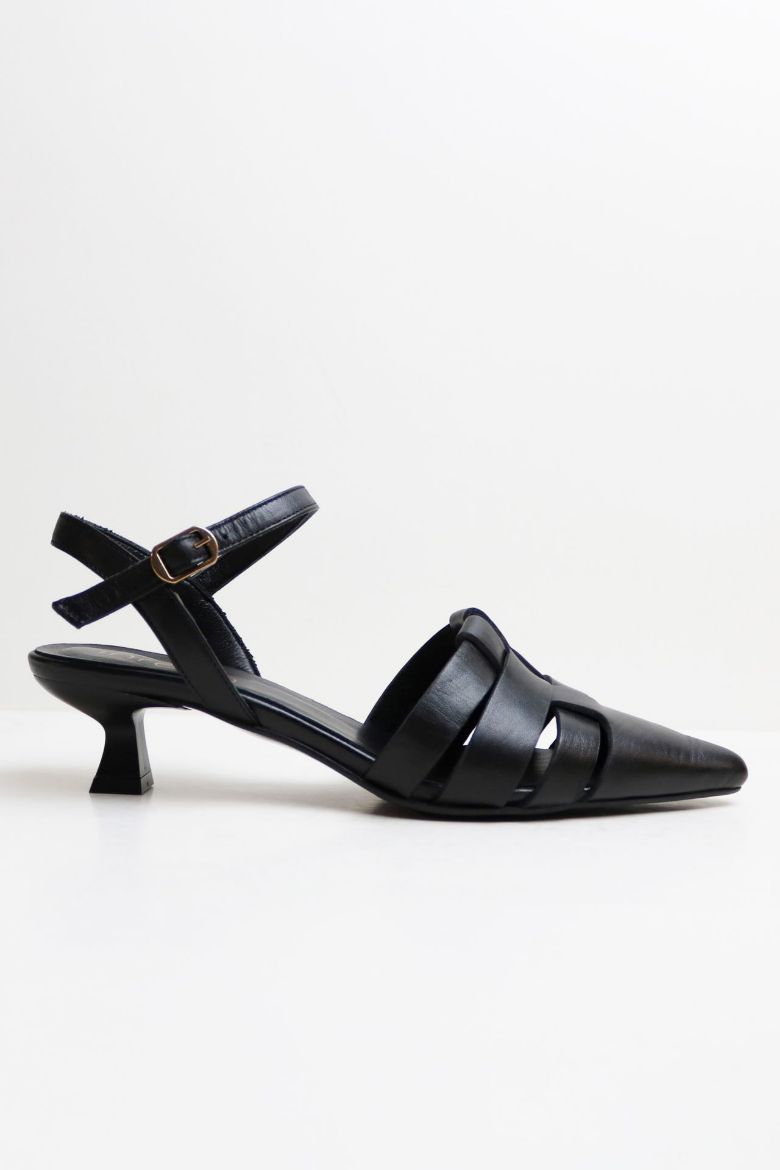 Kemer Detaylı Sivri Burun Hakiki Deri Kısa Topuklu Ayakkabı  SİYAH resmi