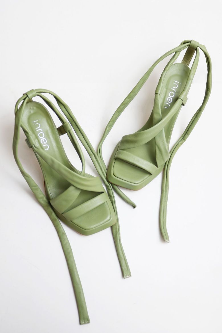 Ip Detaylı Küt Burun Hakiki Deri Çapraz Bantlı Kadeh Topuk Topuklu Ayakkabı  YEŞİL resmi