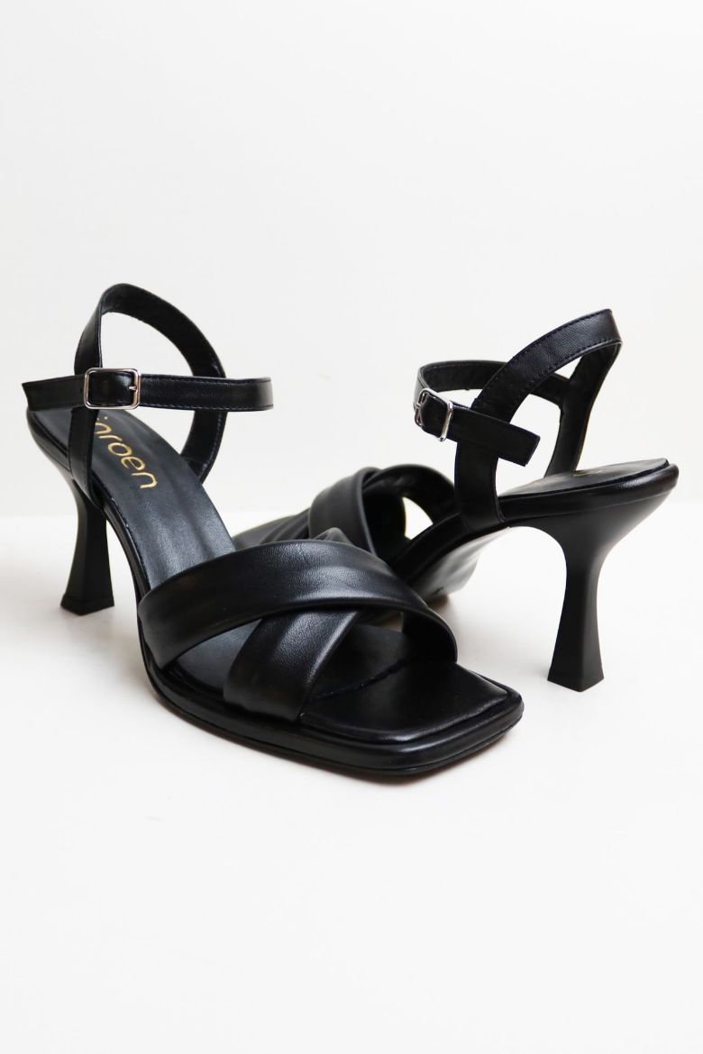 Hakiki Deri Kemer Detaylı Kadeh Topuklu Ayakkabı  SİYAH resmi