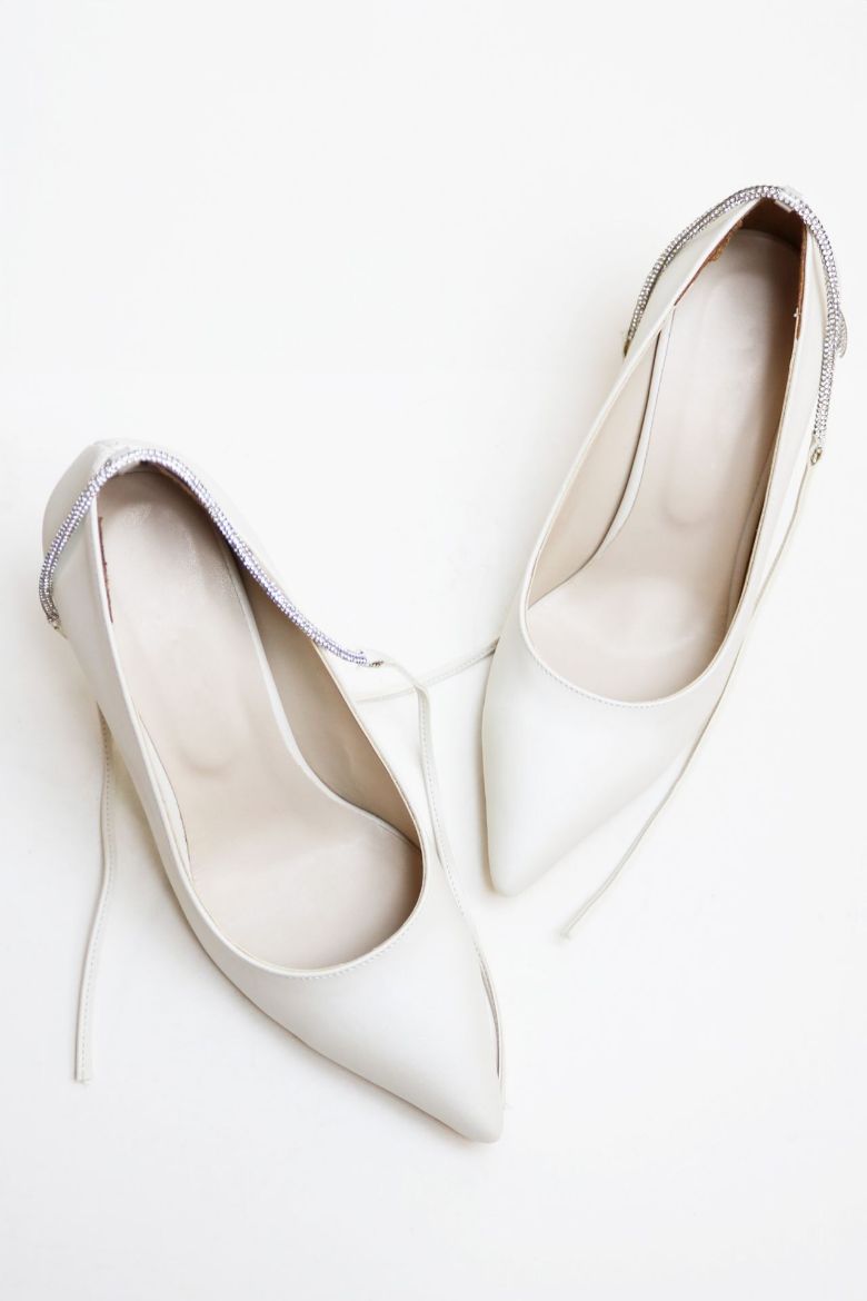 Bilekten Bağlı Sivri Burun Taşlı Kadeh Topuk Stiletto  BEYAZ resmi