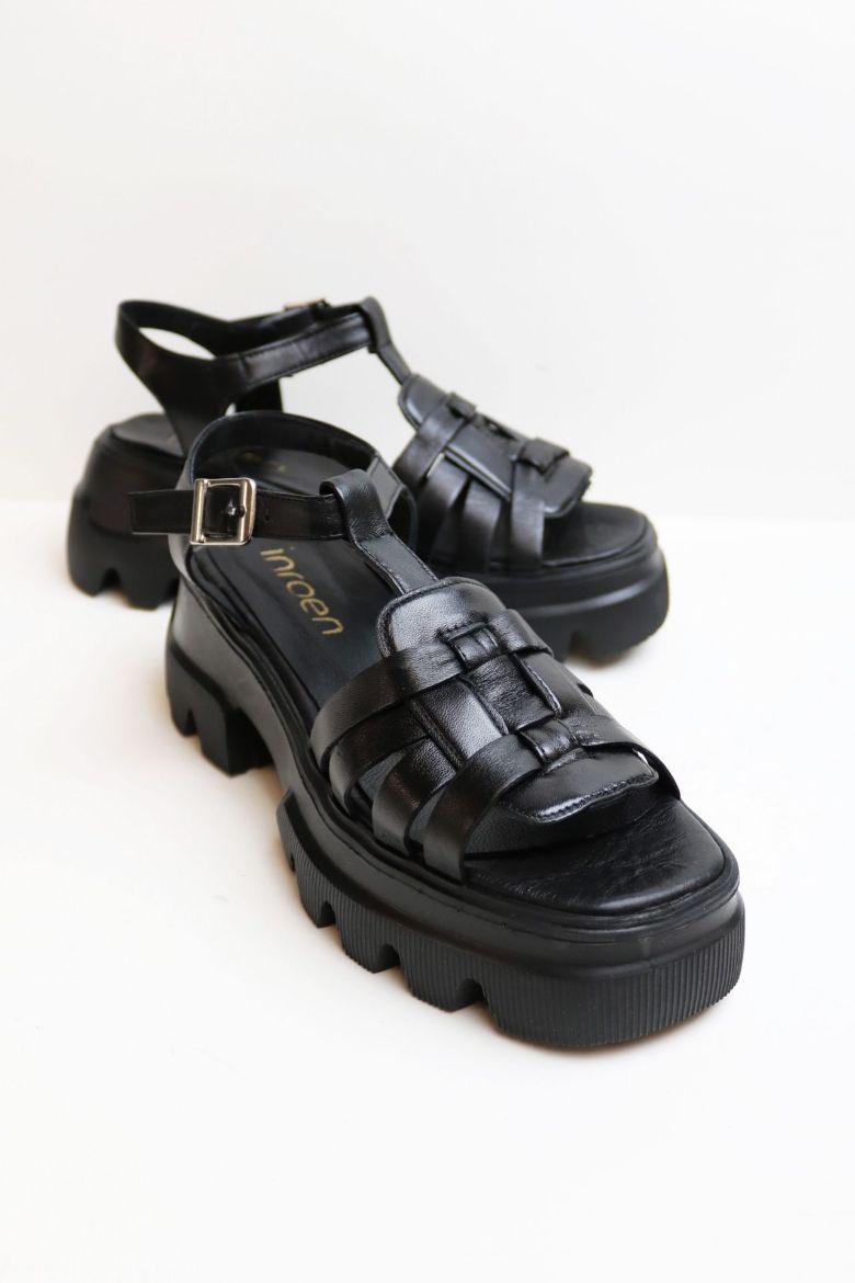 Kemer Detaylı Kalın Taban Hakiki Deri Kadın Sandalet  SİYAH resmi