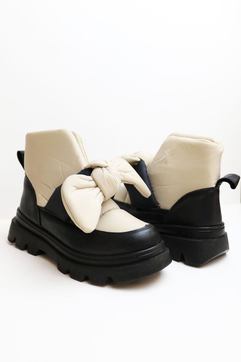 Fiyonk Detaylı Kalın Taban Kapitone Dalgıç Kumaş Kadın Bot  SİYAH TEN resmi