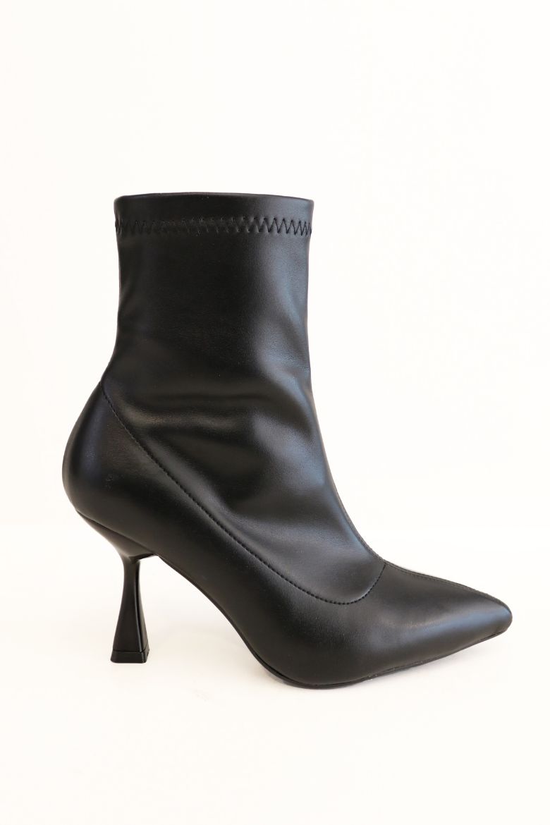 Sivri Burun Kadeh Topuk Cilt Kadın Bot  SİYAH resmi