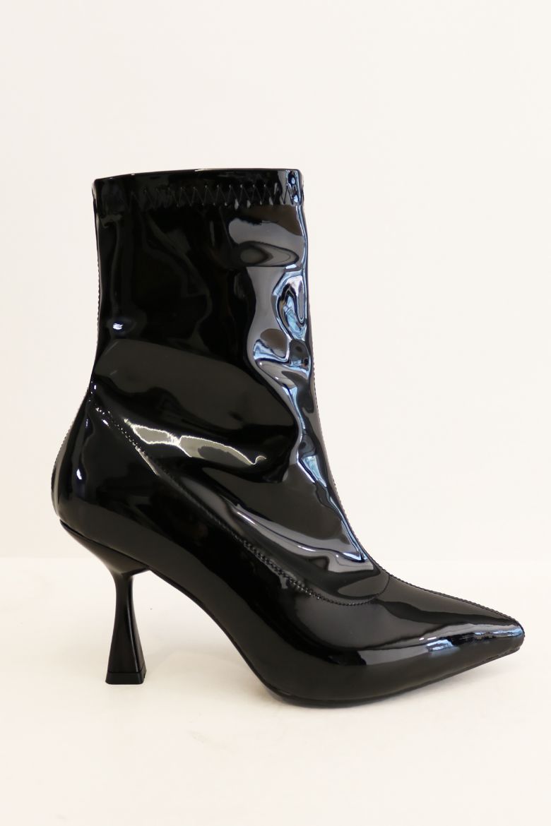 Sivri Burun Kadeh Topuk Cilt Kadın Bot  SİYAH RUGAN resmi