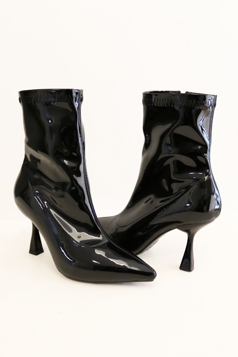 Sivri Burun Kadeh Topuk Cilt Kadın Bot  SİYAH RUGAN resmi