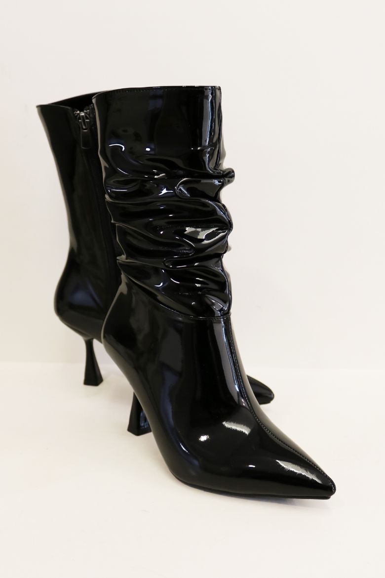 Büzgü Detaylı Sivri Burun Kadeh Topuklu Kadın Bot  SİYAH RUGAN resmi